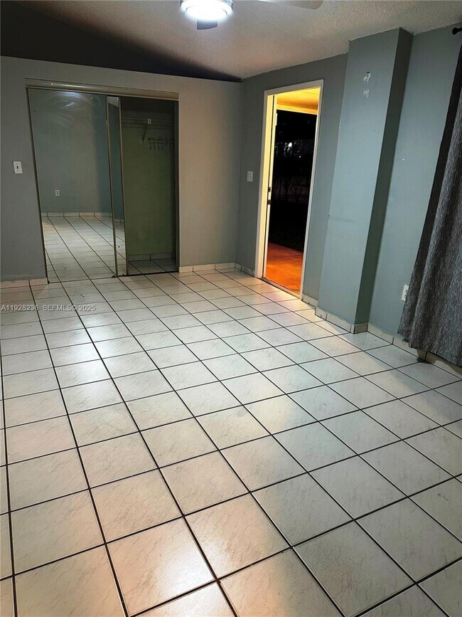 Building Photo - 85 W 55th St