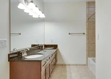 Building Photo - 2237 Fairfax Dr