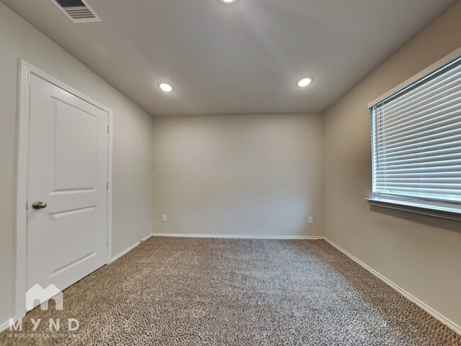 Building Photo - 11731 Miller Cir