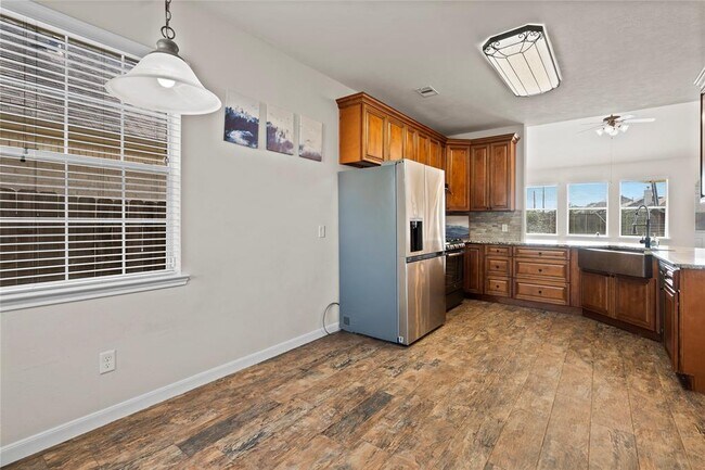 Building Photo - 8243 Mandalay Bay Dr