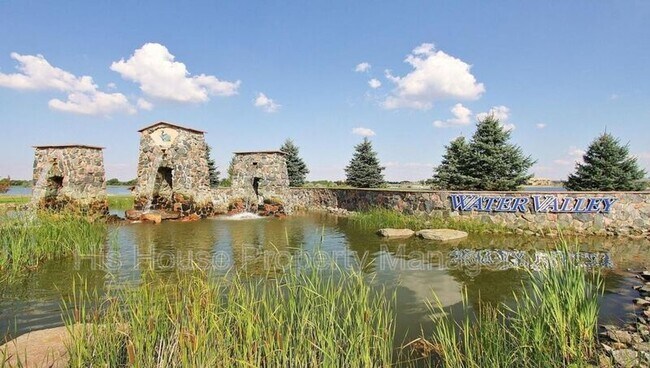 Building Photo - 208 Whitney Bay