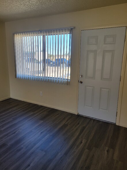 Building Photo - 15549 Barranca Way