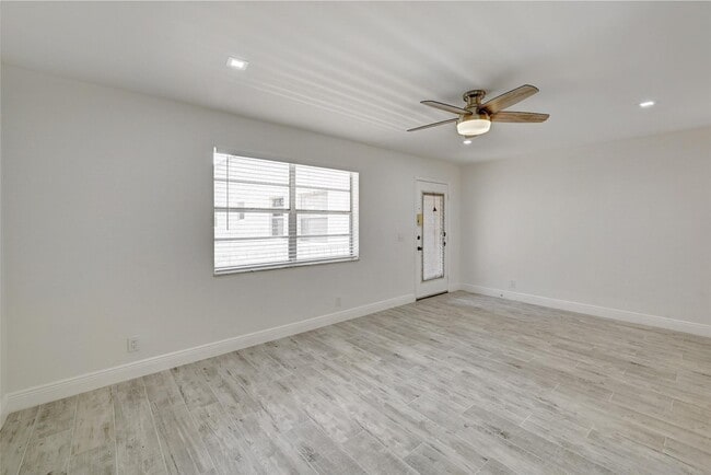 Building Photo - 87 Normandy Ln