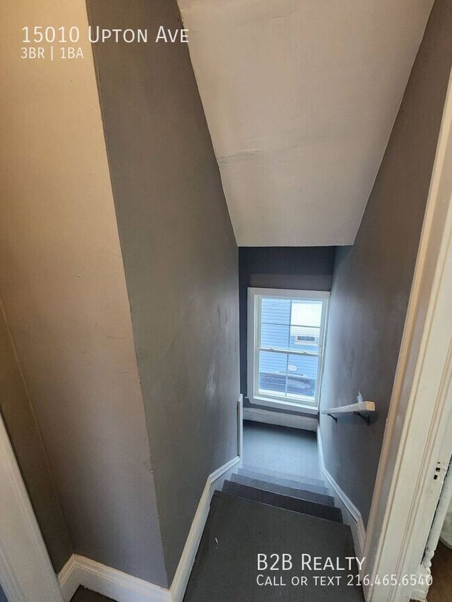 Building Photo - 15010 Upton Ave