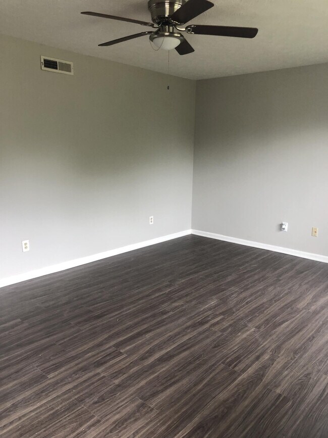 Building Photo - 5004 Winding Spring Pl