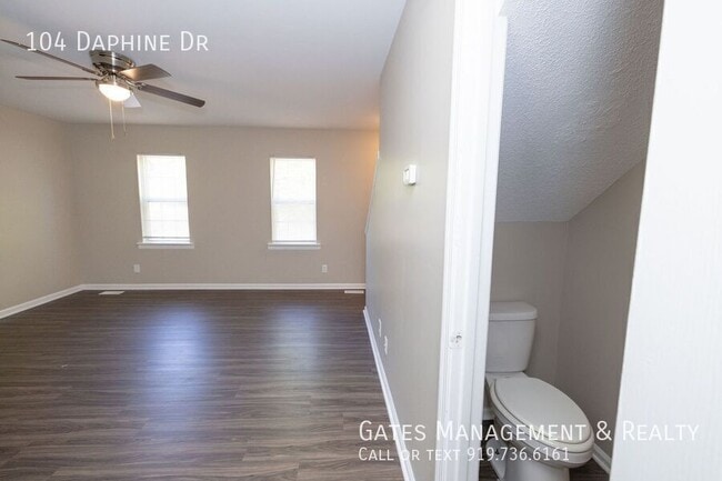 Building Photo - 104 Daphine Dr