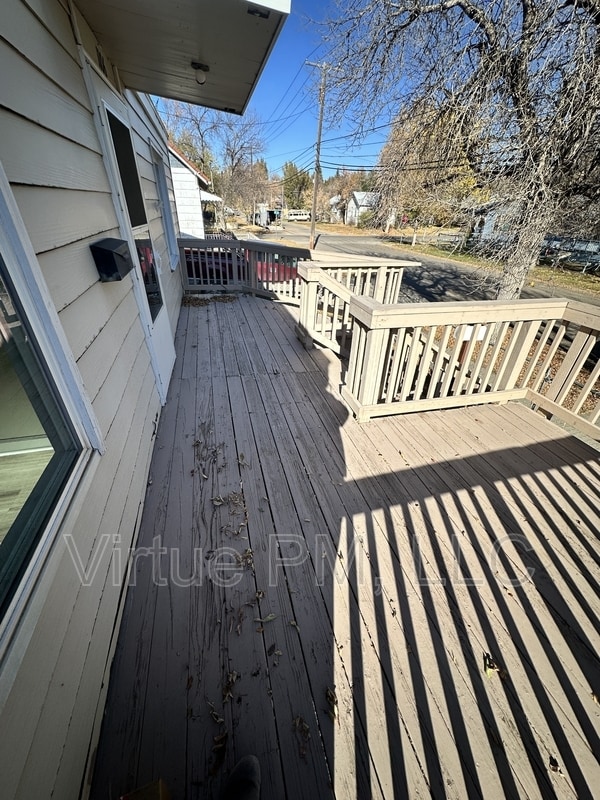 Building Photo - 1106 7th Ave