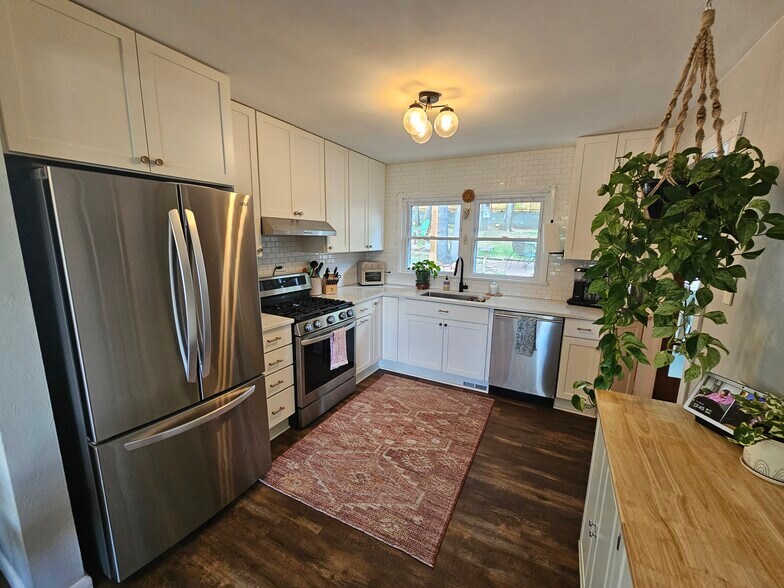 Building Photo - 39 Mount Washington Dr