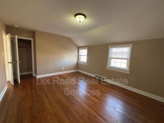 Building Photo - 3600 Grand Ave