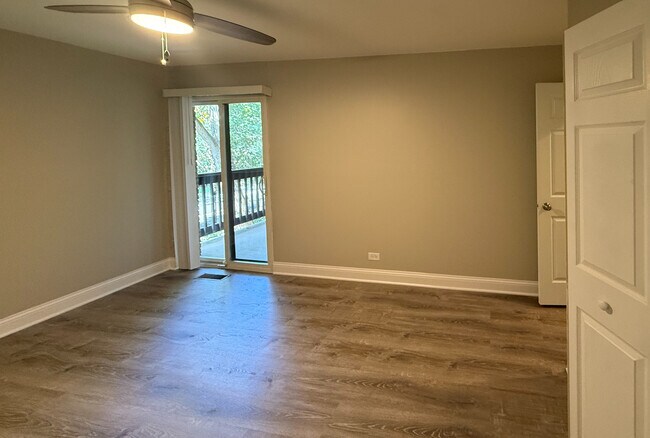 Building Photo - 5600 Hillcrest Ln