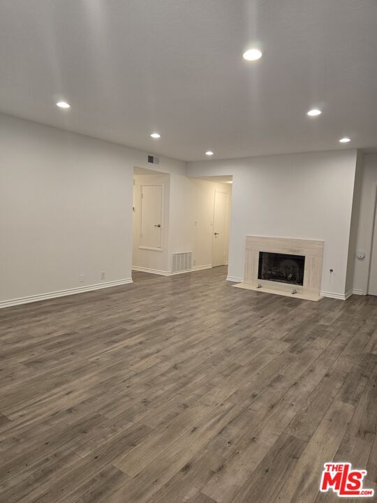 Building Photo - 4444 Wilshire Blvd
