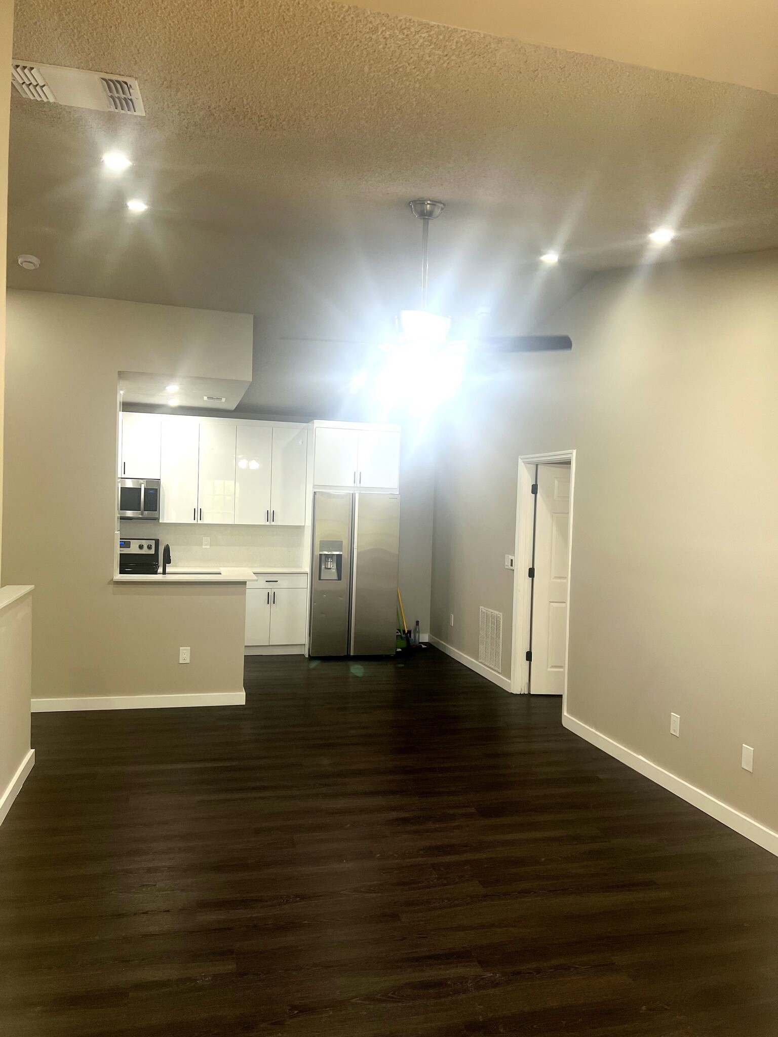 Building Photo - 10360 Fox Trail Rd S