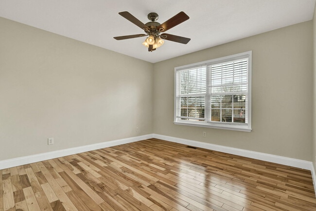 Building Photo - 217 Home Pl Ct SE