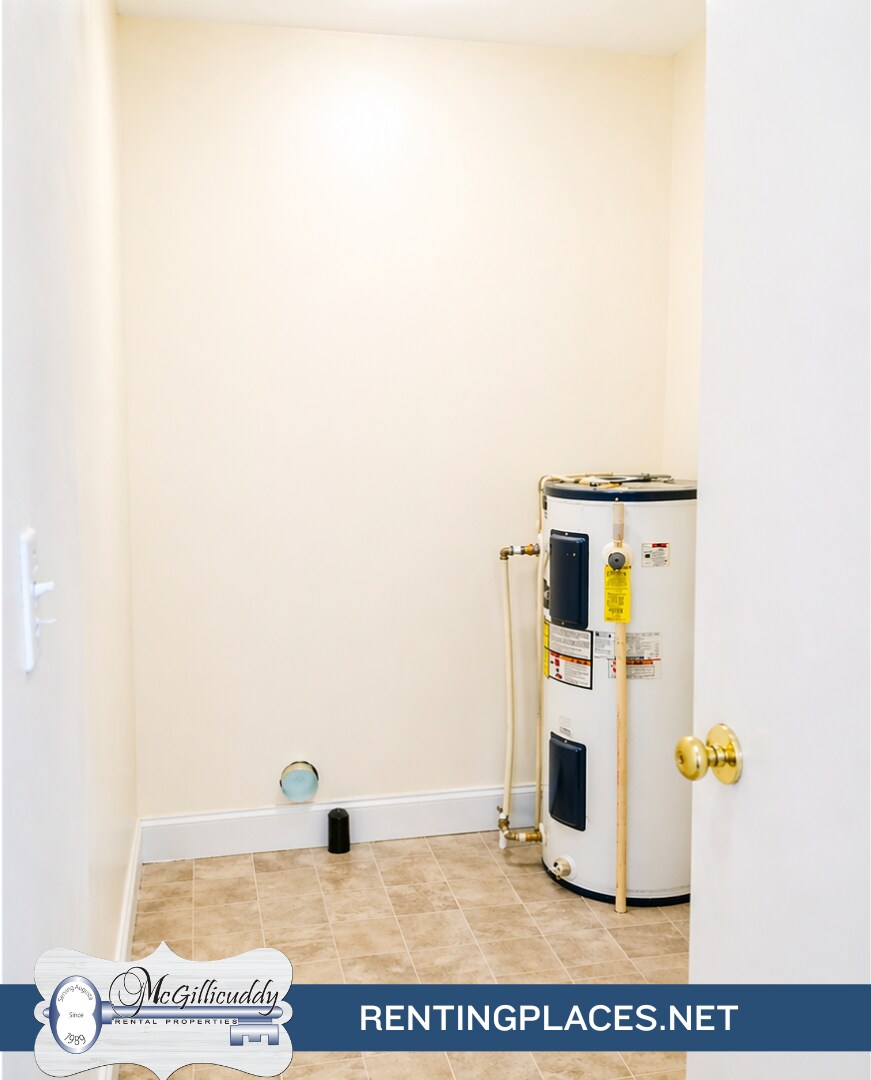 Building Photo - 1244 Holden Dr