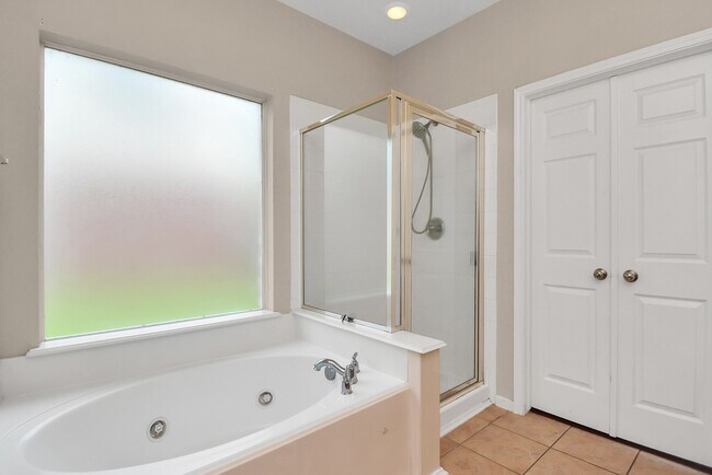 Building Photo - 8810 Sunforest Ln