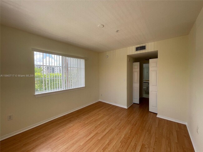 Building Photo - 6851 SW 44th St