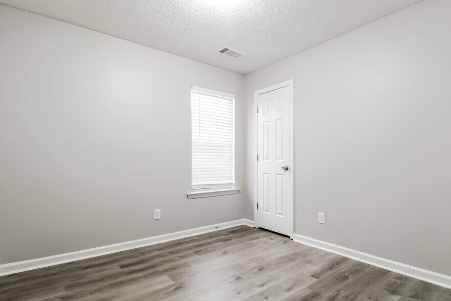 Building Photo - 6872 Mikayla Ln