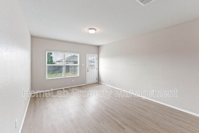Building Photo - 7126 Mesa Cliffs