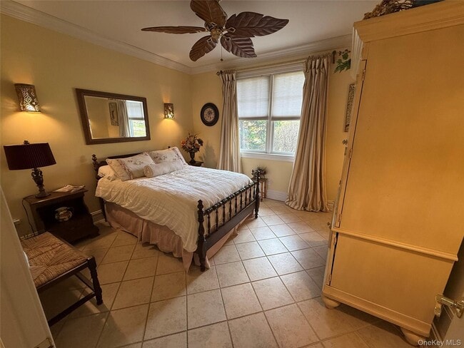 Building Photo - 2465 Fairway Dr