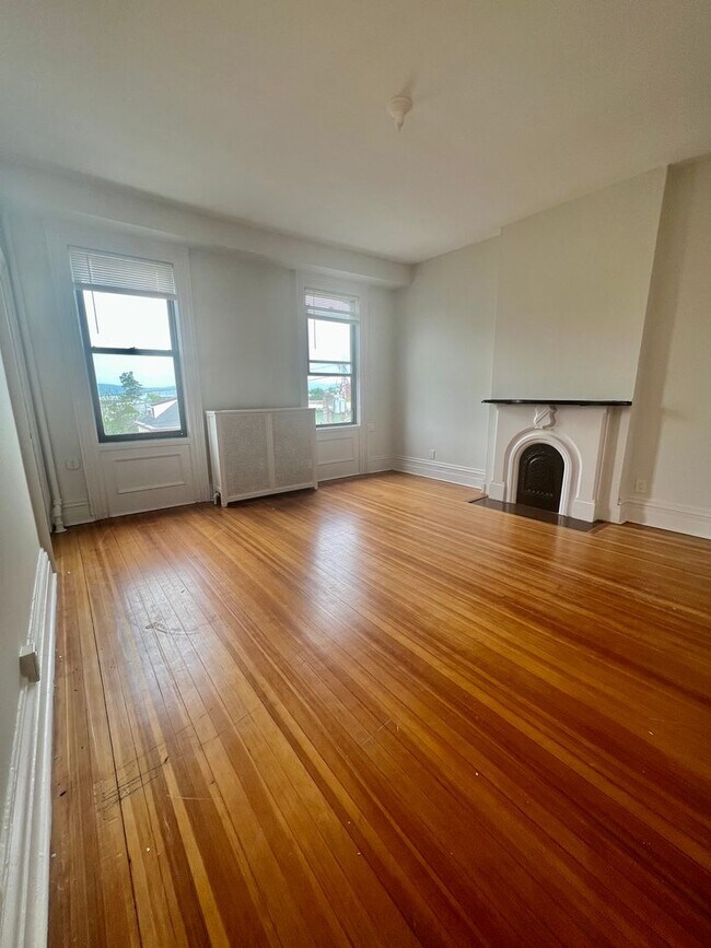 Building Photo - 54 N Washington St