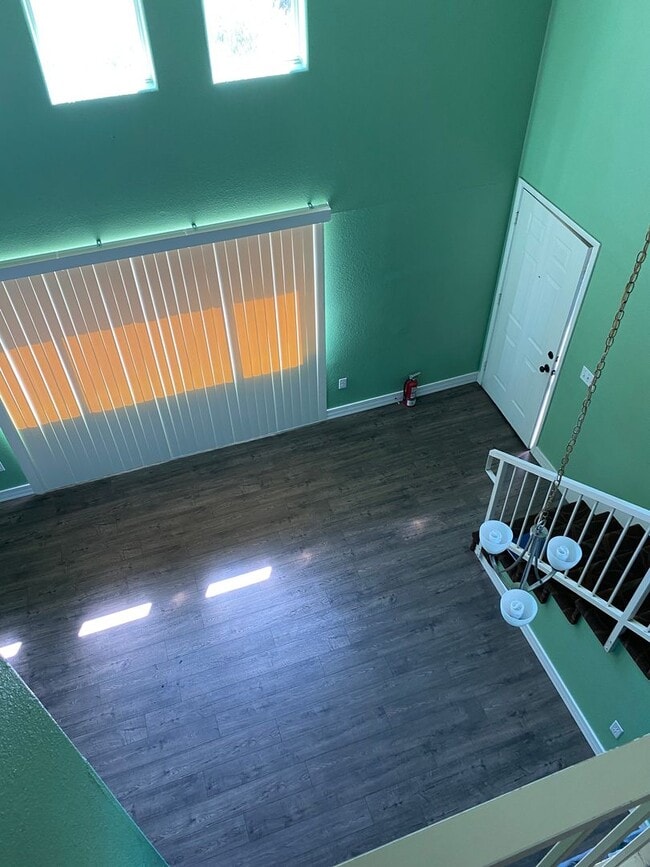 Building Photo - AMERICANA Property Mgmt - Gated 2beds -2baths Townhouse in Spring Valley