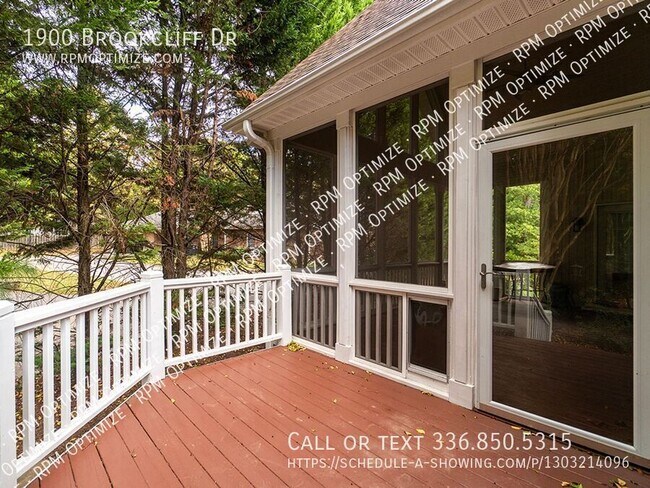 Building Photo - 1900 Brookcliff Dr