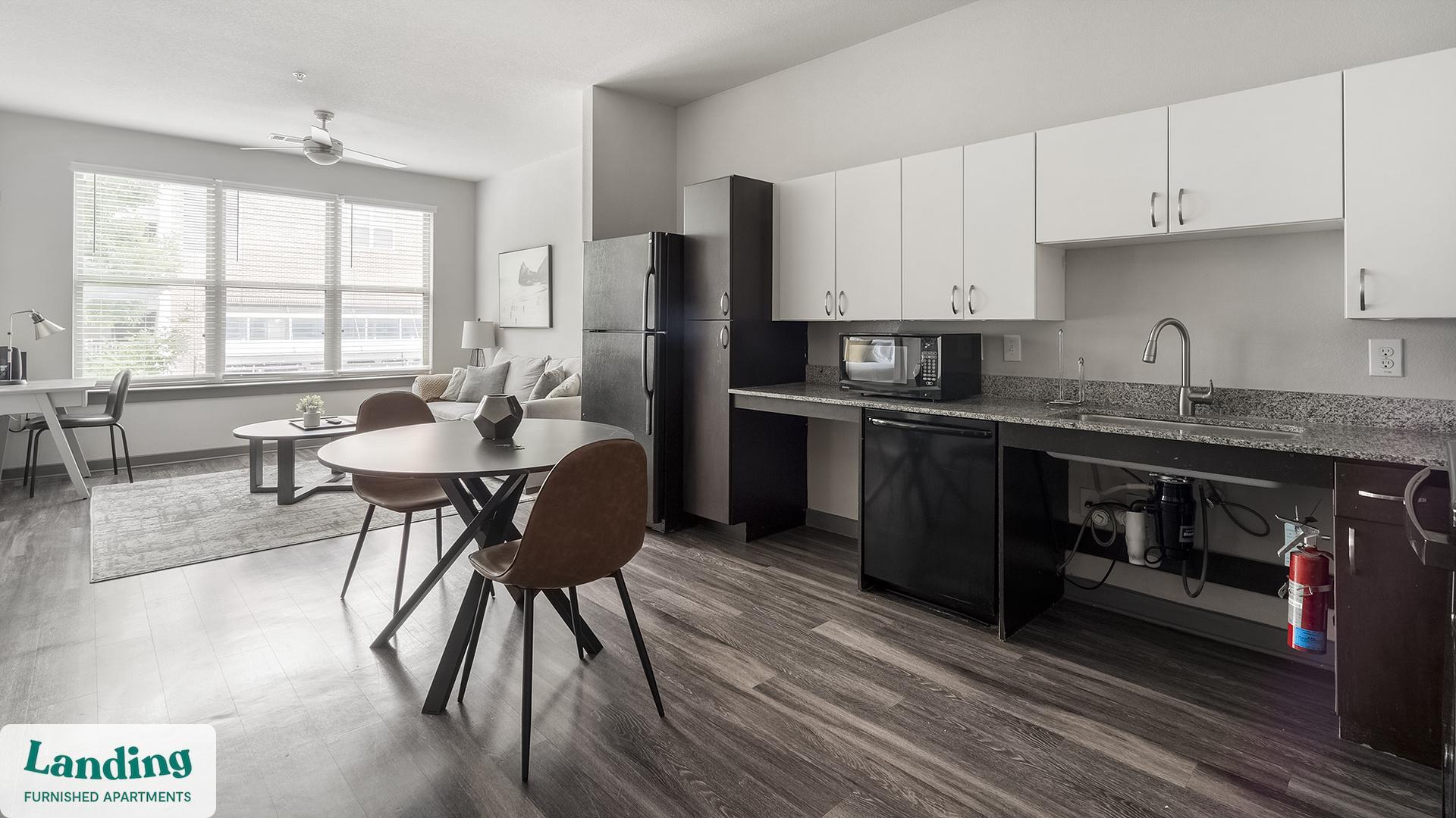 Building Photo - 1415 N Main Ave