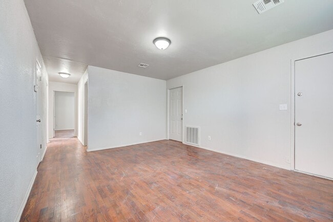 Building Photo - 1528 SE 49th Terrace