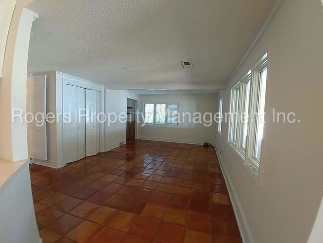 Building Photo - 1909 Marina Rd