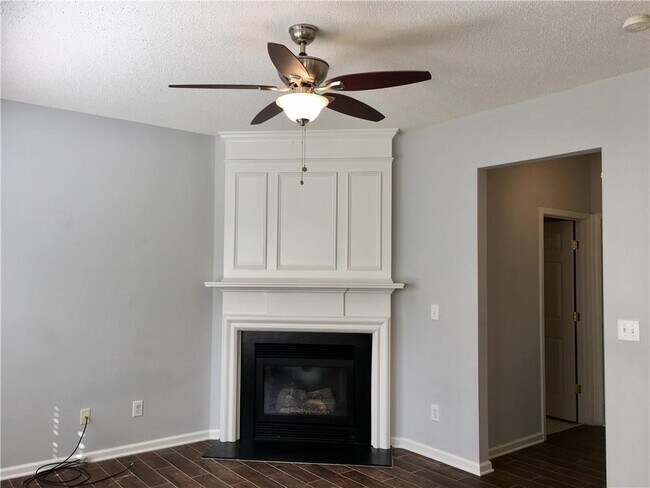 Building Photo - 6004 Falling Water Ct