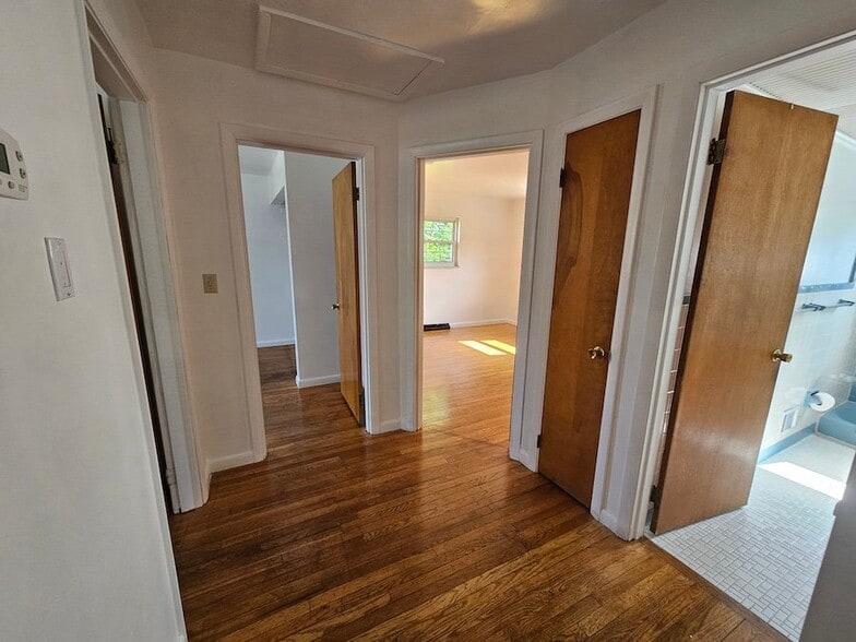 Building Photo - 677 Peach Tree Ln