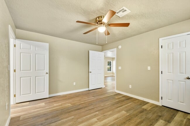 Building Photo - 243 Orchard St