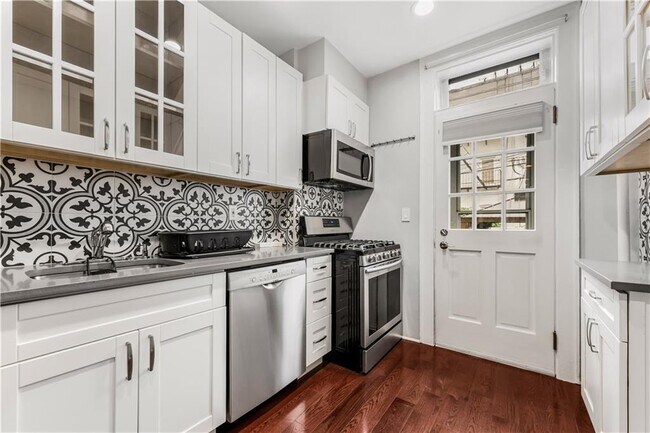 Building Photo - 536 81st St