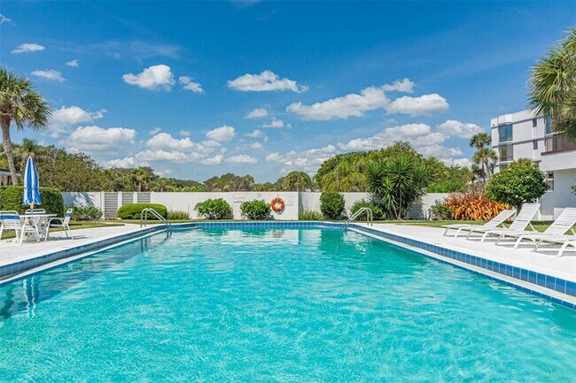 Building Photo - 5810 Jimmy Buffett Mem Hwy