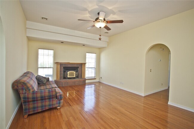 Building Photo - 304 Old Forge Dr