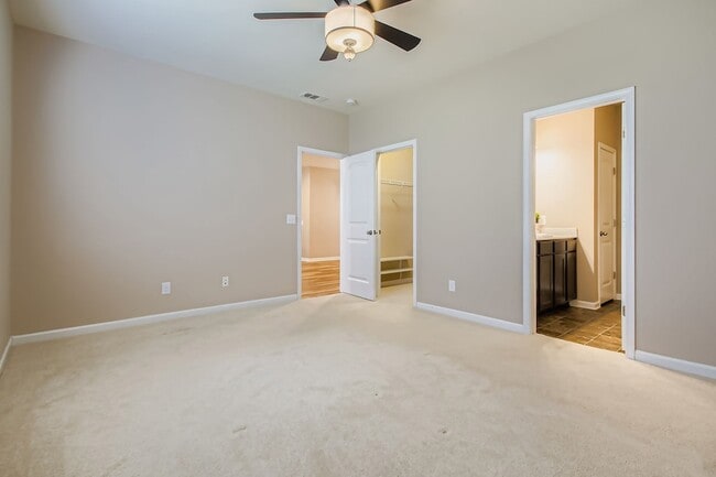 Building Photo - 2520 River Trail Dr