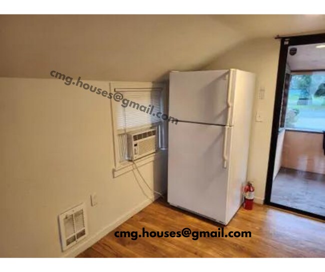 Building Photo - 14602 Portland Ave SW