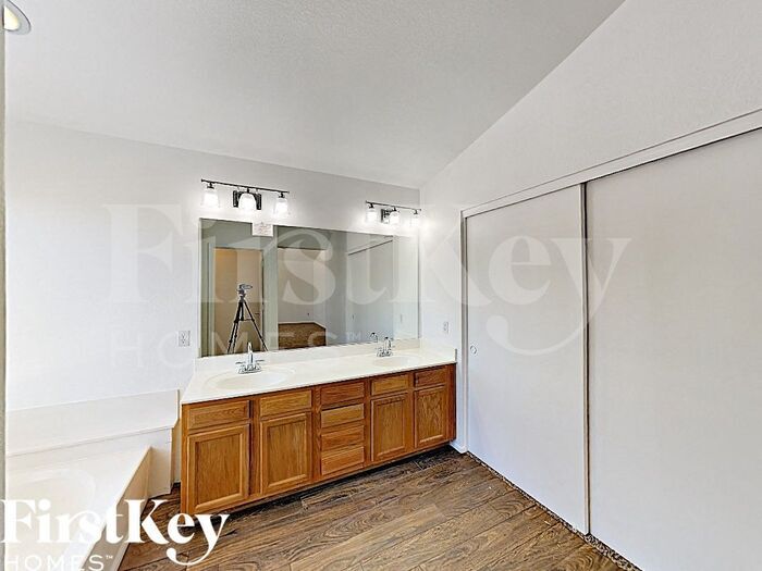 Building Photo - 22026 N 73rd Ave