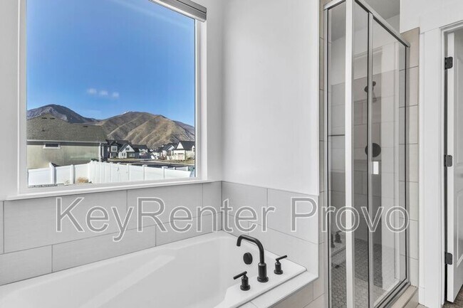 Building Photo - 275 N 600 W