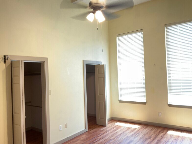 Building Photo - 706 Garrison Ave