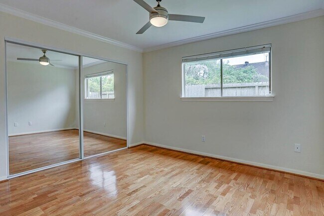 Building Photo - 13819 Starhill Ct