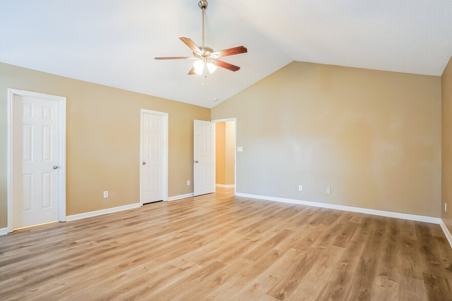 Building Photo - 8401 Neuse Hunter Dr
