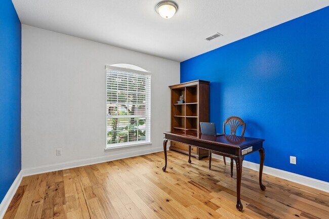 Building Photo - 5625 Kerry Dr