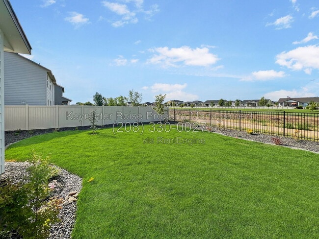 Building Photo - 5904 W Aegean Dr