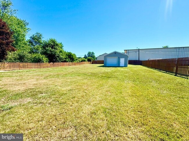 Building Photo - 69 Mcdaniel Dr