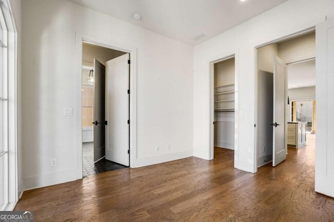 Building Photo - 160 4th St