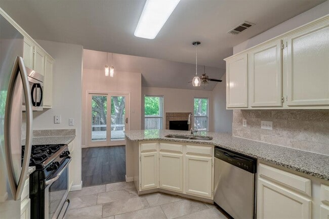 Building Photo - 13030 Staton Dr