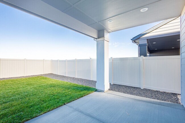 Building Photo - Brand New Home in an Amenity Filled Neighborhood