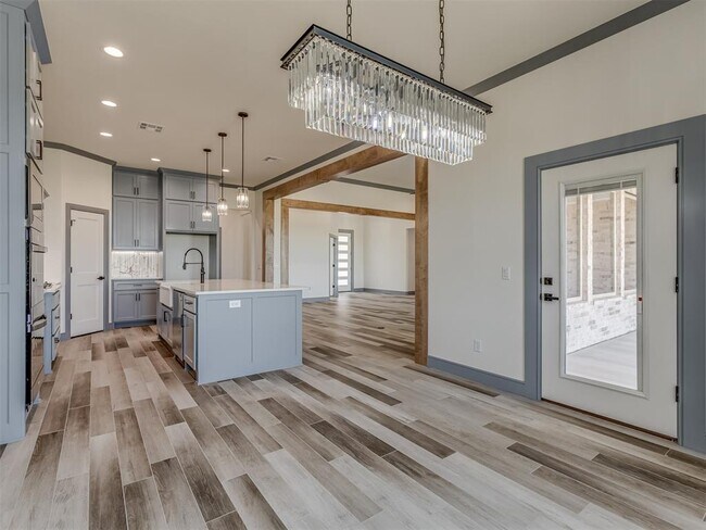 Building Photo - 9332 SW 33rd Pl