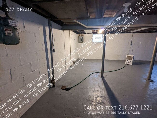 Building Photo - 527 Brady-